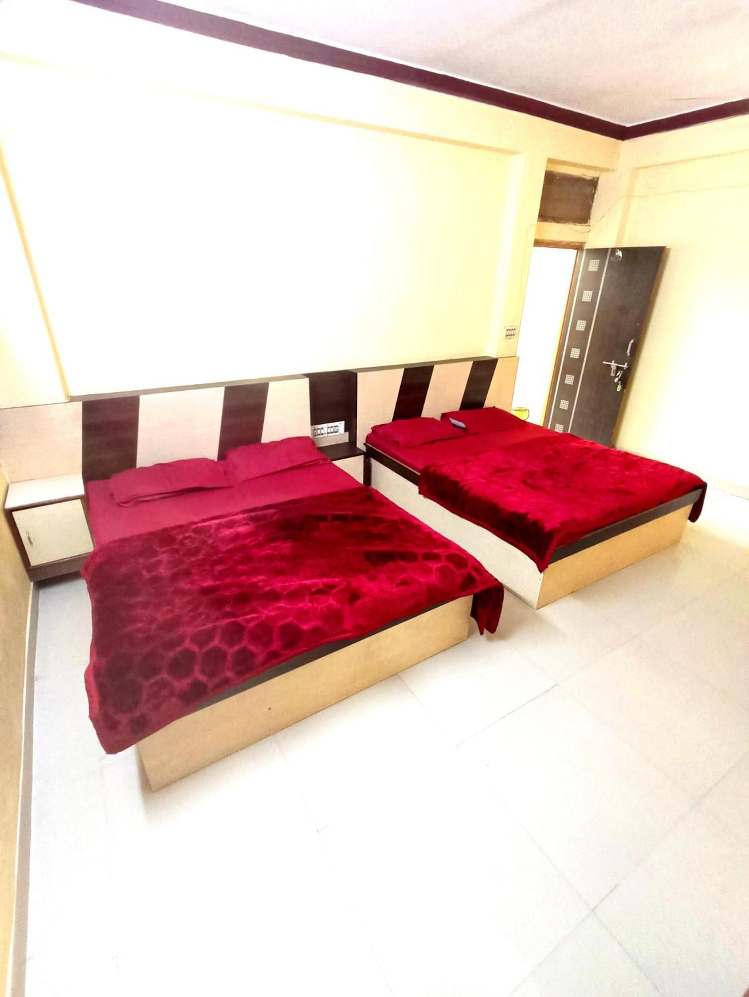 Hotel Shreeji Arpan Nāthdwāra Esterno foto